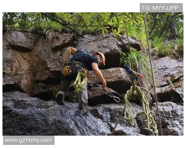 探索户外裤子品牌的选择指南助你轻松应对各种极限环境 探索户外裤子品牌的选择指南助你轻松应对各种极限环境
