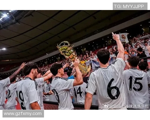 曼联与皇马在美国的精彩对决引发球迷热情关注 曼联与皇马在美国的精彩对决引发球迷热情关注