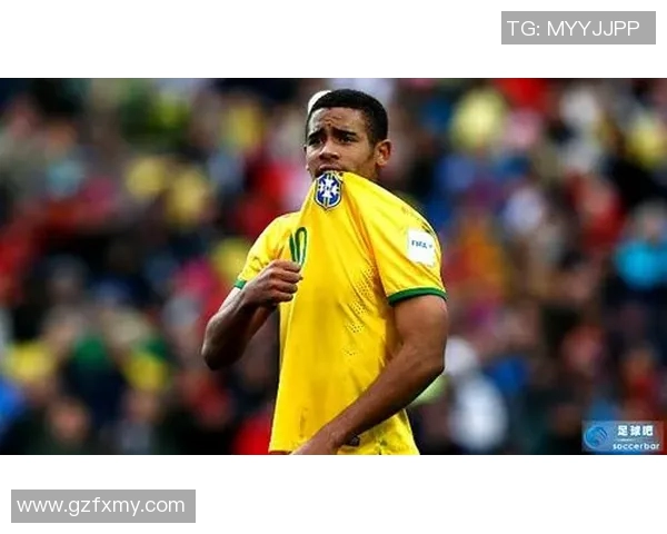 托列斯的传奇之路：从足球新星到世界级巨星的成长历程