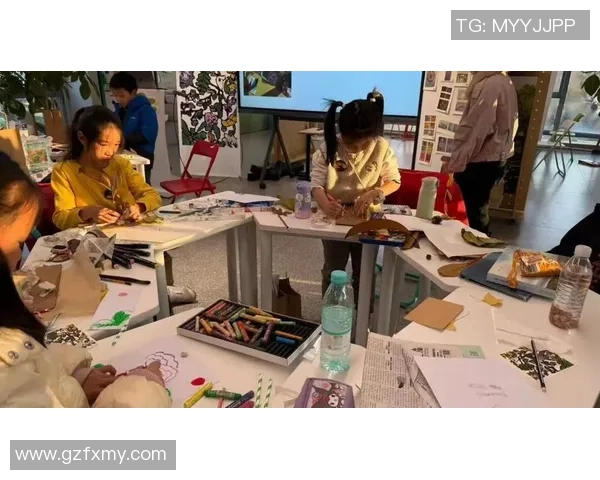 陶璐娜的艺术之旅探索与成长在创作中绽放的无限可能与灵感